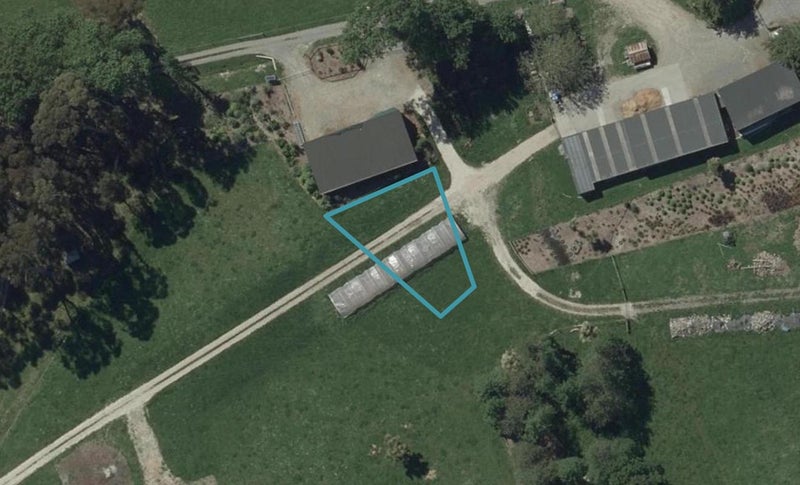 10 Bushland Place, Westmorland, Christchurch - Carousel 1