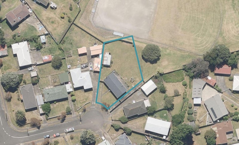 9 Andrews Place, Gonville, Whanganui - Carousel 1