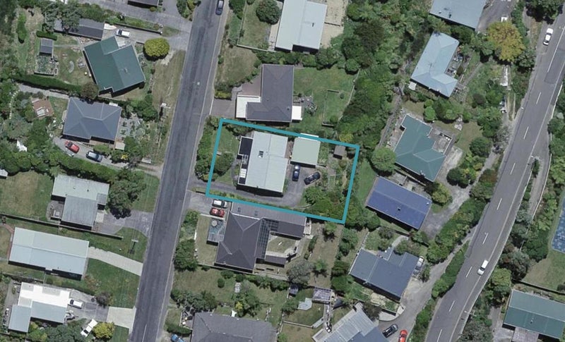 8 Ruskin Road, Newlands, Wellington - Carousel 1