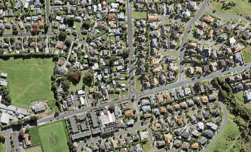 9/3 Beach Road, Te Atatu Peninsula, Auckland - Carousel 1