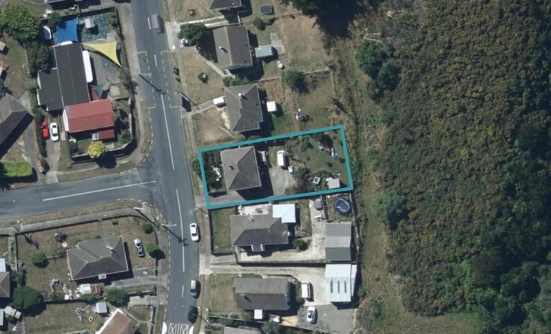 108 Dimock Street, Titahi Bay, Porirua - Carousel 1