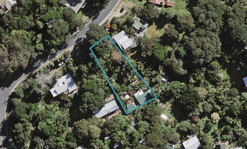 9 Palm Road, Palm Beach, Waiheke Island - Carousel 1