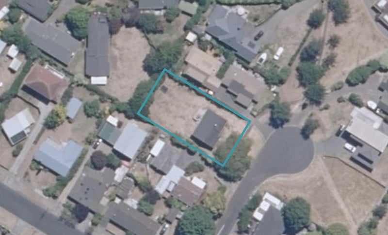 32 Charles Crescent, Rainbow Point, Taupo - Carousel 1