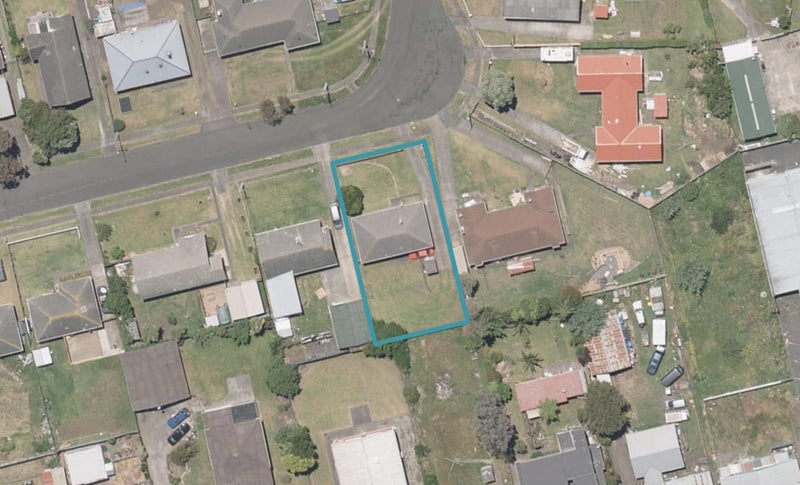 11 Armstrong Place, Gonville, Whanganui - Carousel 1