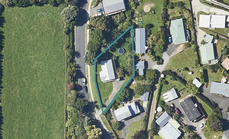 8 Koutunui Road, Athenree, Katikati - Carousel 1
