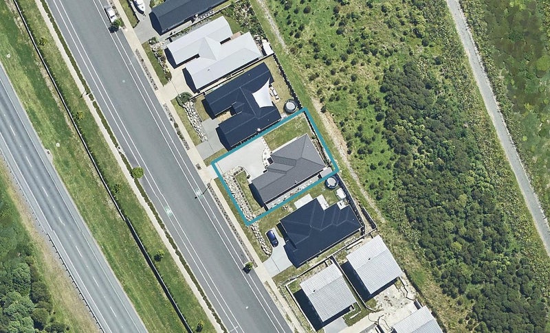 293 Lakes Boulevard, Pyes Pa, Tauranga - Carousel 1