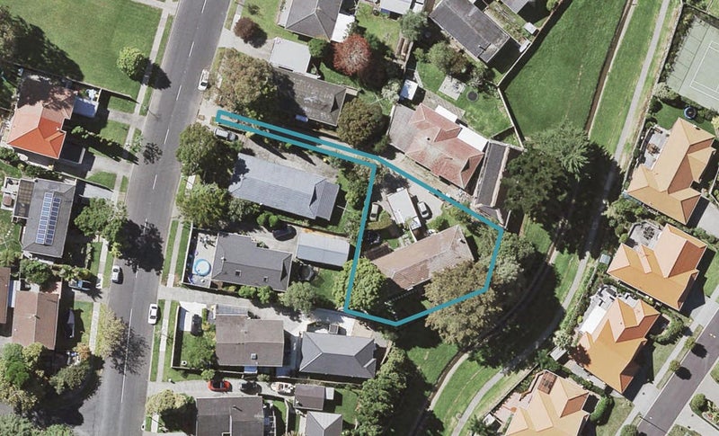 1/18 Mirrabooka Avenue, Botany Downs, Auckland - Carousel 1