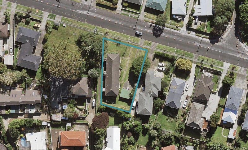 32 Raleigh Road, Northcote, Auckland - Carousel 1