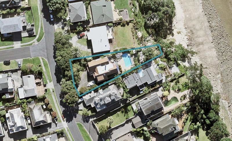 34 Sharon Road, Waiake, Auckland - Carousel 1