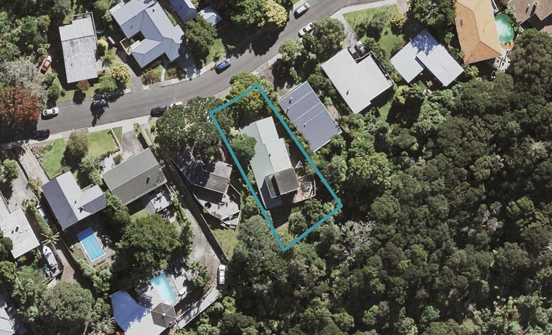 13 Learmonth Avenue, Birkenhead, Auckland - Carousel 1