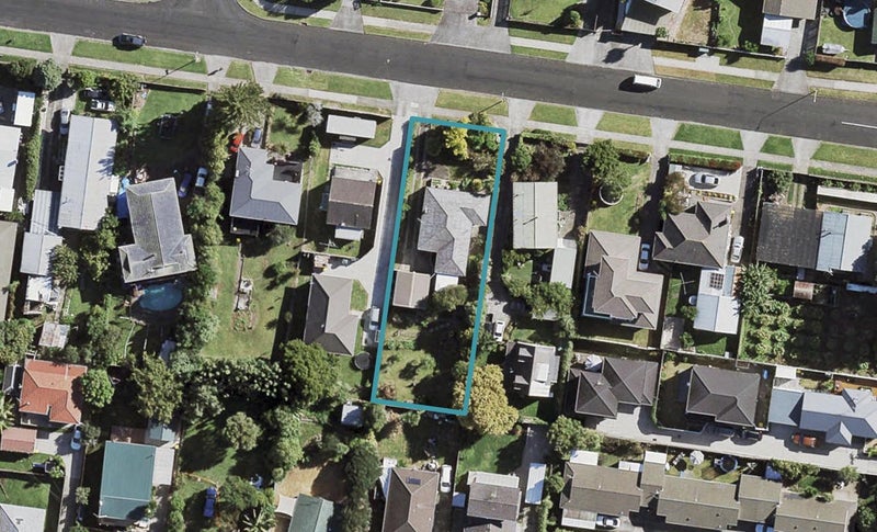 8 McLeod Road, Weymouth, Auckland - Carousel 1