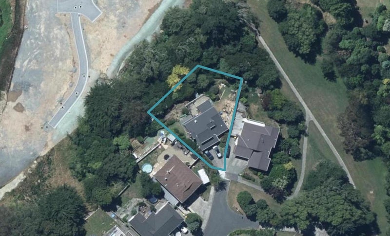 15 Picketboat Lane, Whitby, Porirua - Carousel 1