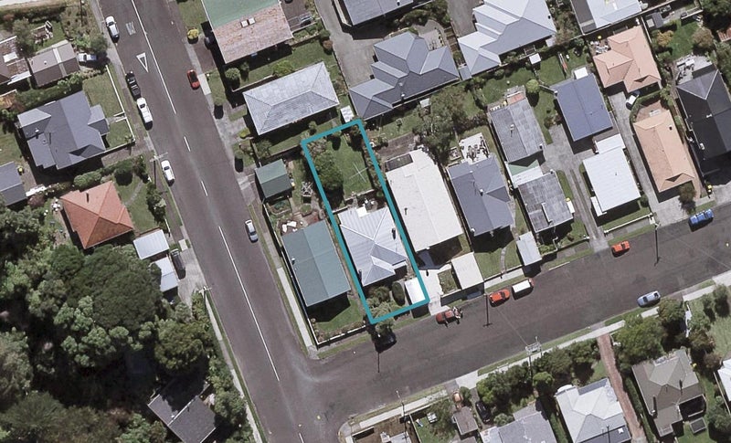 18 Massey Street, Westown, New Plymouth - Carousel 1