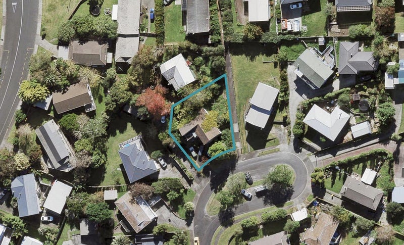 13 Magdalen Place, West Harbour, Auckland - Carousel 1