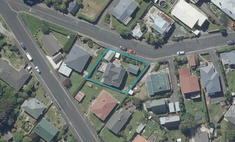 11 Wairoa Street, Kaikorai, Dunedin - Carousel 1