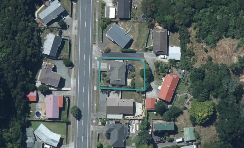 60 Omapere Street, Whitby, Porirua - Carousel 1