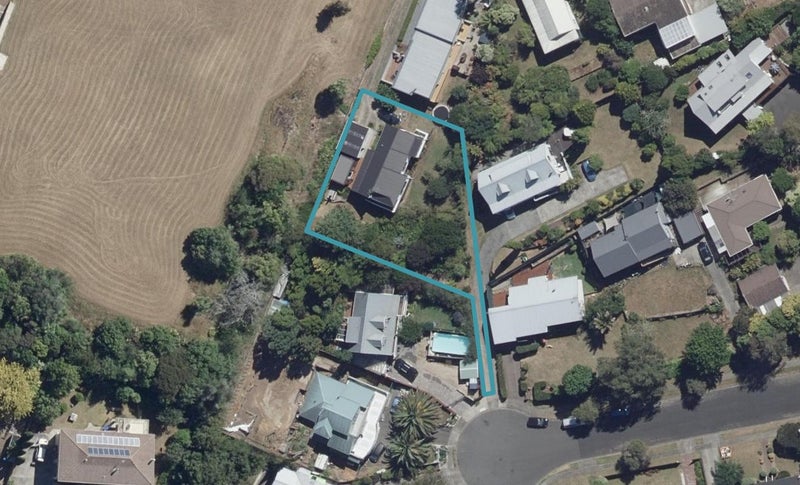 39 Ngaio Place, Pukete, Hamilton - Carousel 1