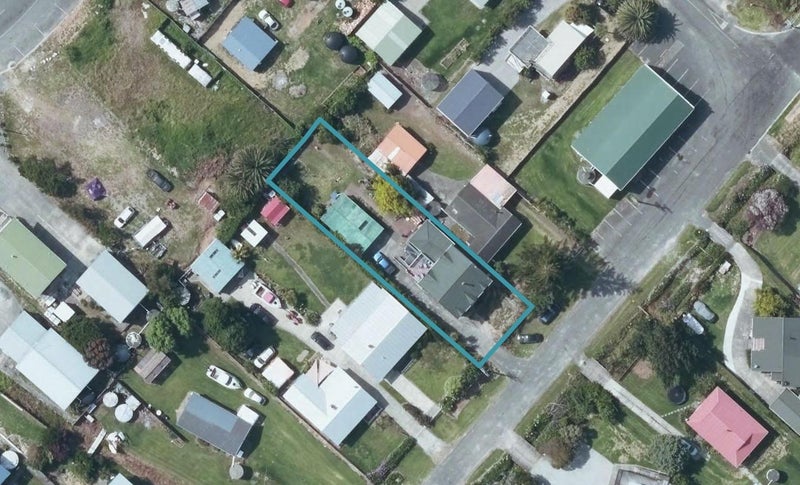 58 Fortescue Street, Māhia - Carousel 1