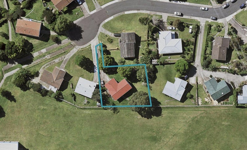 28 Tawavale Crescent, Totara Vale, Auckland - Carousel 1