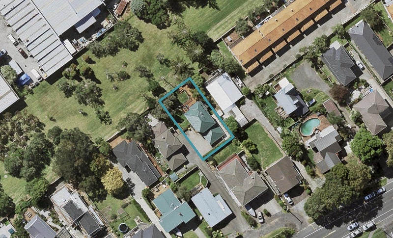 258A Sunset Road, Windsor Park, Auckland - Carousel 1