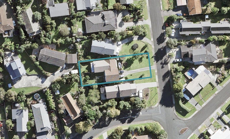 13 Rosario Crescent, Red Beach, Red Beach - Carousel 1
