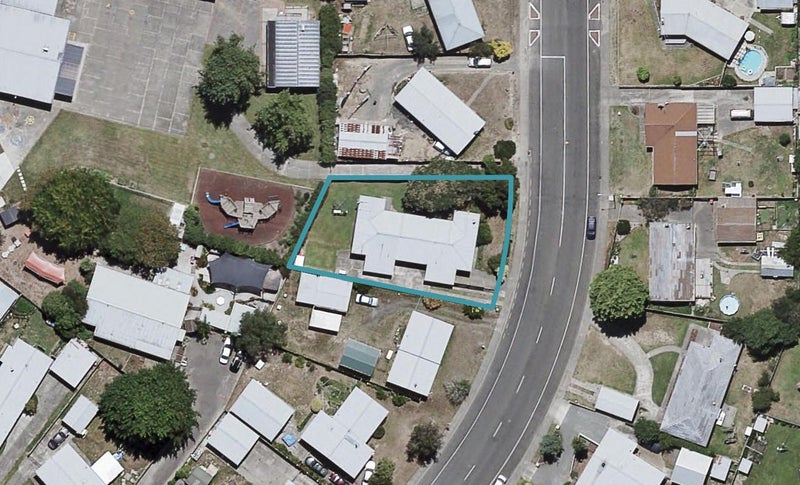 19B Caernarvon Drive, Flaxmere, Hastings - Carousel 1