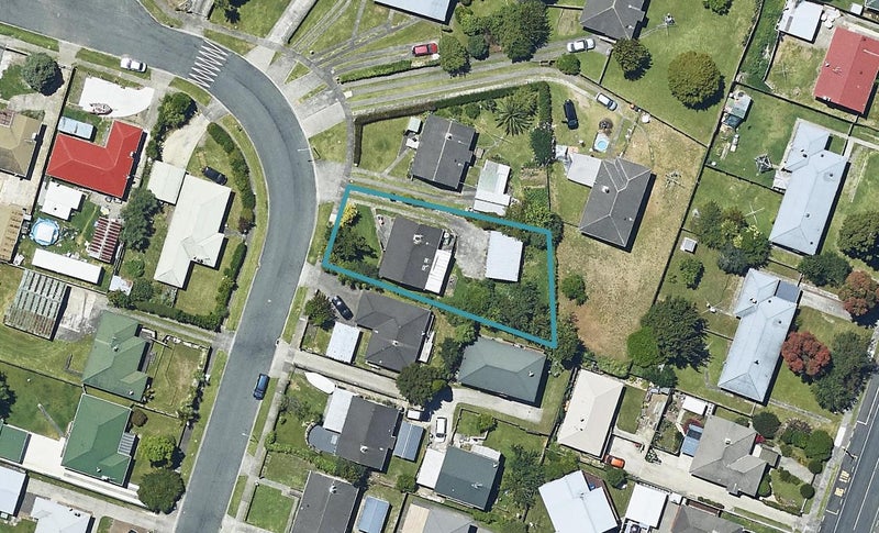 61 Henderson Crescent, Parkvale, Tauranga - Carousel 1