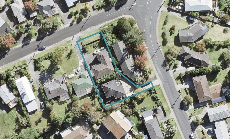 2/4 Acacia Road, Torbay, Auckland - Carousel 1