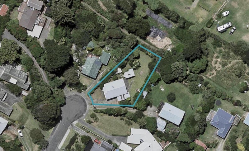 14 Horomona Road, Paekakariki - Carousel 1
