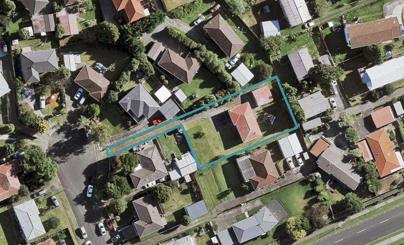 11 Ranger Place, Wattle Downs, Auckland - Carousel 1