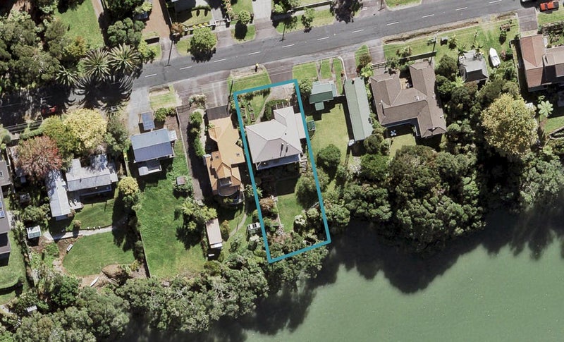 55 Ferry Parade, Herald Island, Auckland - Carousel 1