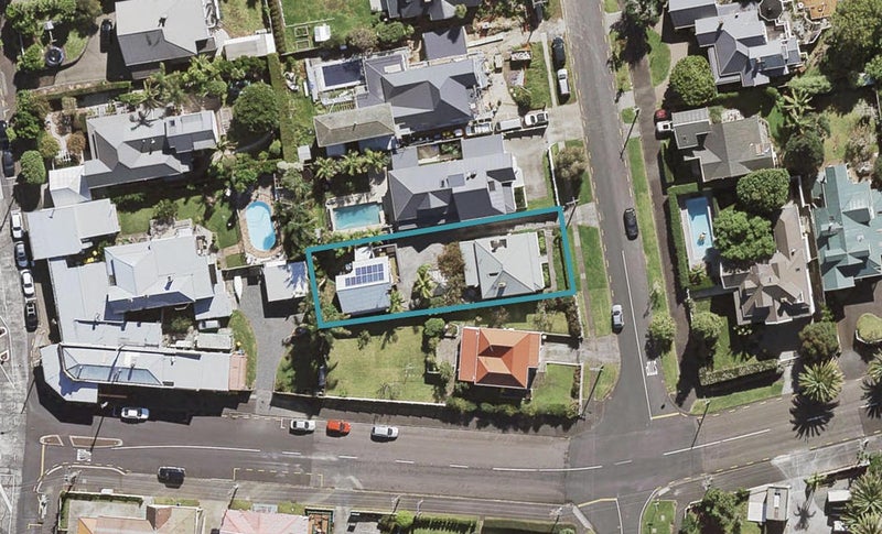 2/32 Richmond Avenue, Northcote Point, Auckland - Carousel 1