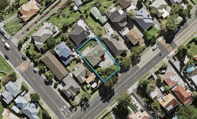 207 Hillsborough Road, Hillsborough, Auckland - Carousel 1