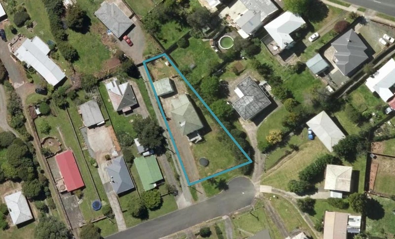 16 Lewis Street, Kamo, Whangarei - Carousel 1