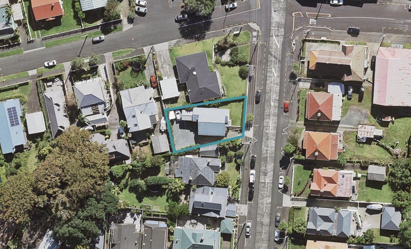 146 Queen Street, Northcote Point, Auckland - Carousel 1