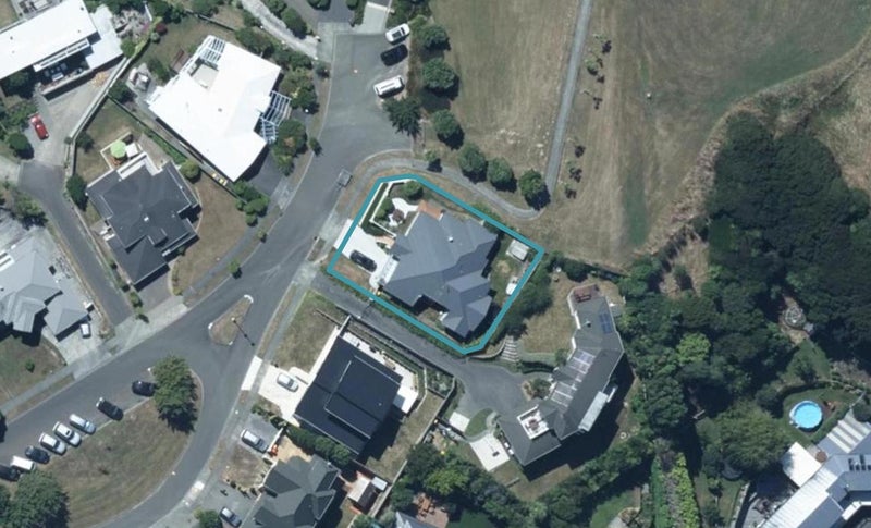 36 Lanyon Place, Whitby, Porirua - Carousel 1