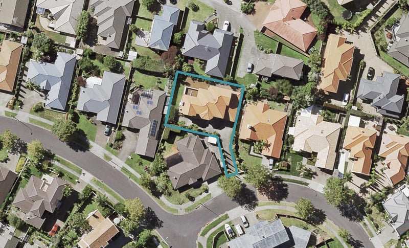 4 Brooke Ridge Rise, East Tamaki Heights, Auckland - Carousel 1