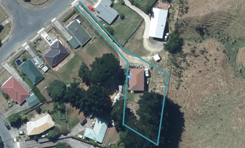 78 Arahura Crescent, Waitangirua, Porirua - Carousel 1