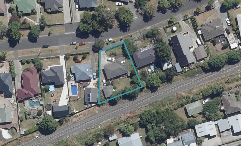 24 Gillies Avenue, Claudelands, Hamilton - Carousel 1