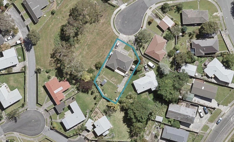 11 Speargrass Grove, Timberlea, Upper Hutt - Carousel 1