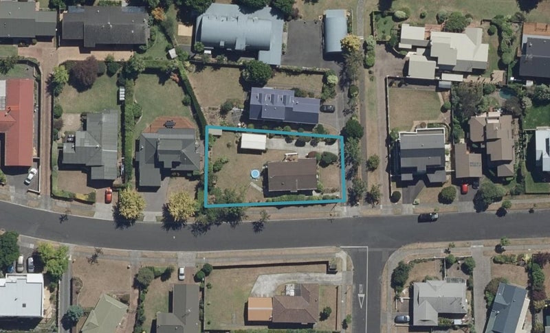 61 Gilbass Avenue, Hamilton Lake, Hamilton - Carousel 1