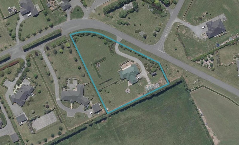 10 Devine Drive, Christchurch - Carousel 1