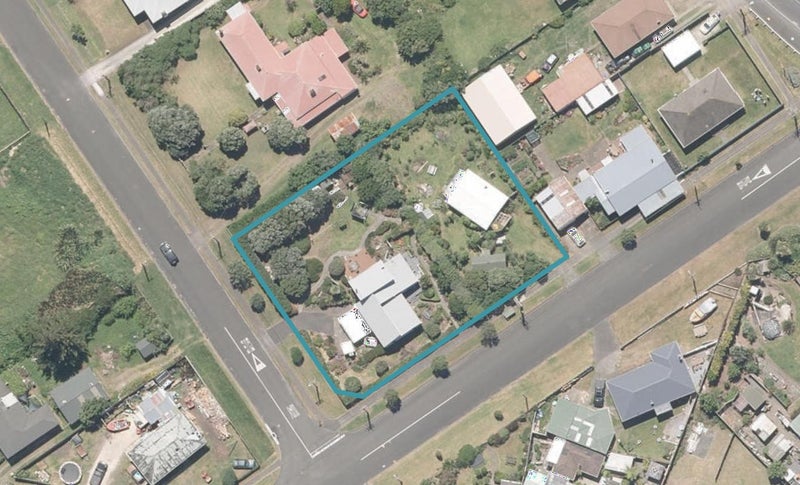 2 Egmont Street, Castlecliff, Whanganui - Carousel 1