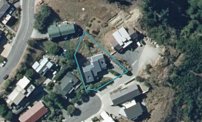 12A Von Place, Fernhill, Queenstown - Carousel 1