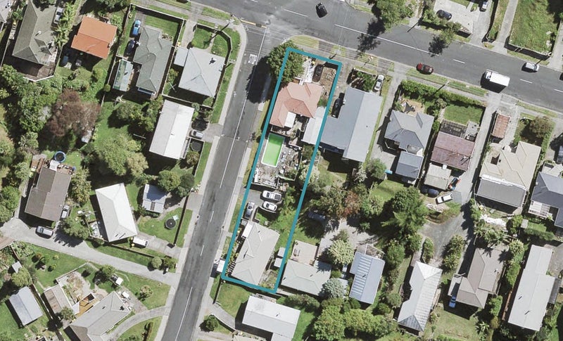 34 Glengarry Road, Glen Eden, Auckland - Carousel 1