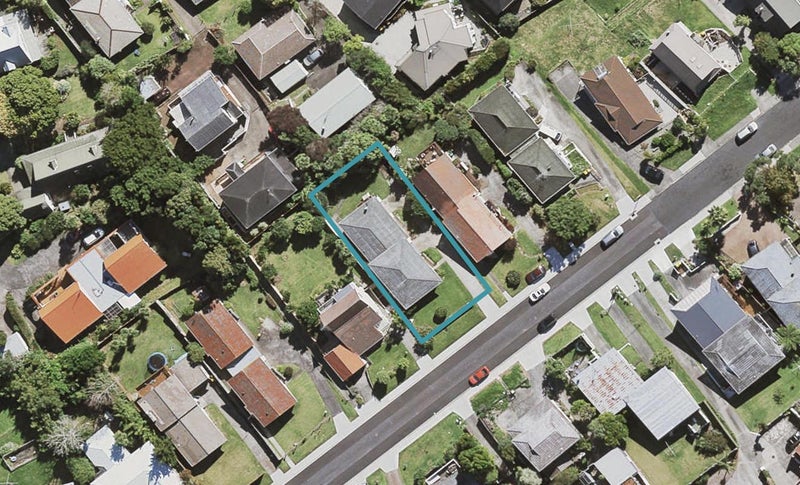 2/32 Shanaway Rise, Hillcrest, Auckland - Carousel 1