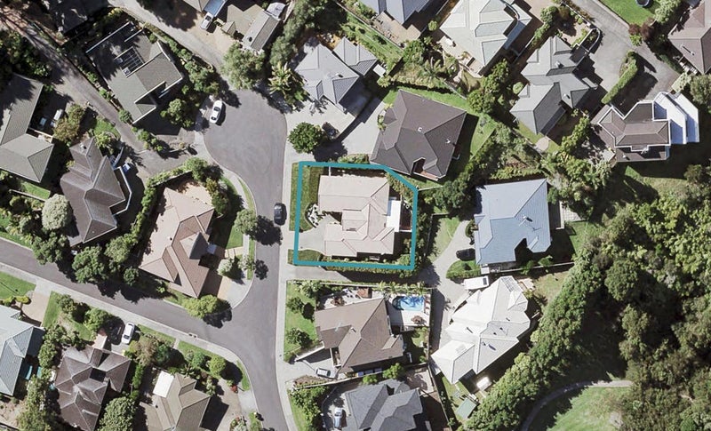 29 Langana Avenue, Browns Bay, Auckland - Carousel 1
