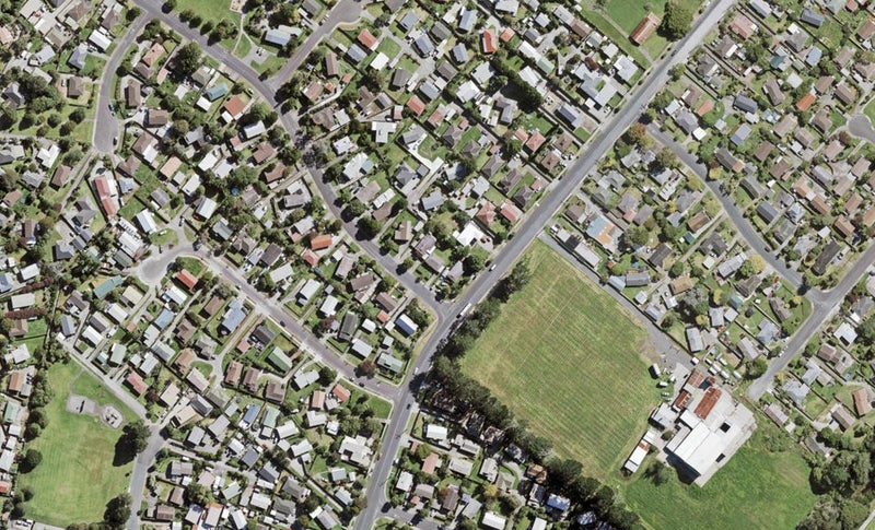 2/1 Farwood Drive, Henderson, Auckland - Carousel 1