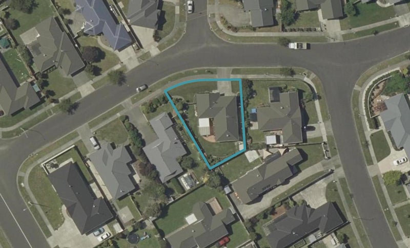 8 Meridian Grove, Kelvin Grove, Palmerston North - Carousel 1