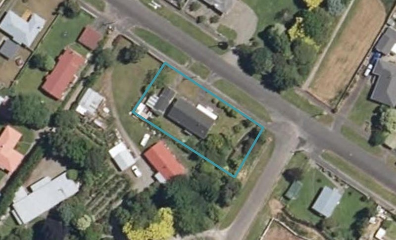 37 Tararua Street, Pahiatua - Carousel 1